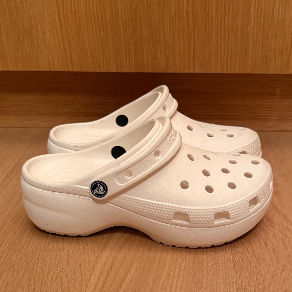 CROCS Platform White Clogs
